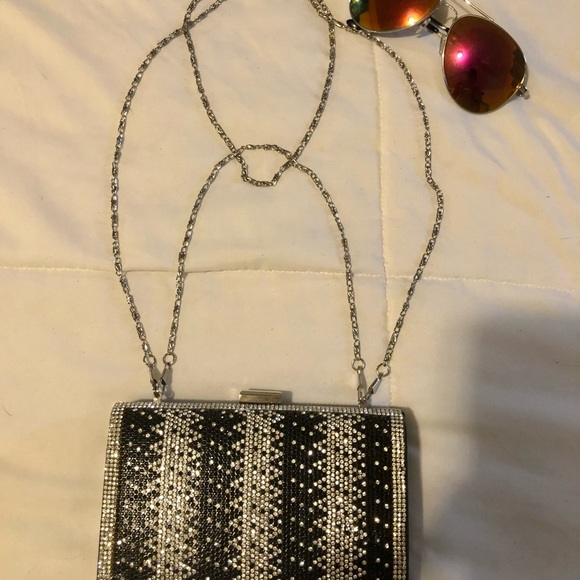 New 2 Cute purses. Selling as a bundle - Picture 2 of 6